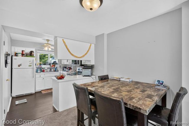 757 Kirts Boulevard, Troy, MI 48084
