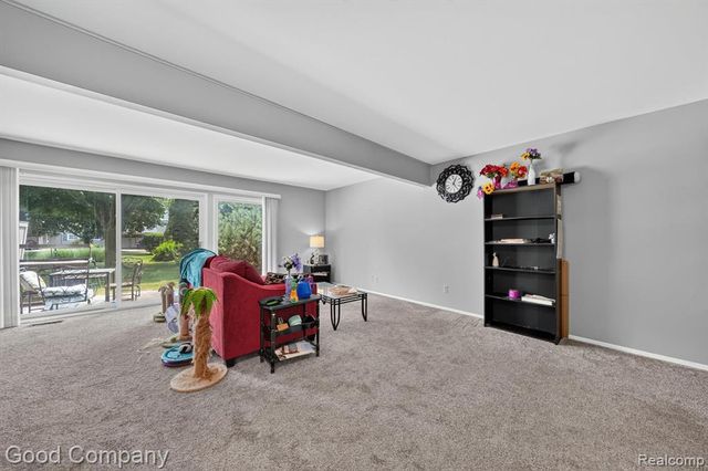 757 Kirts Boulevard, Troy, MI 48084
