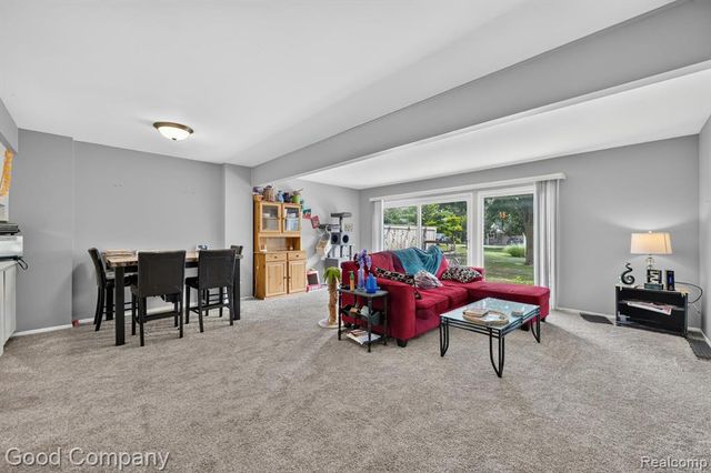 757 Kirts Boulevard, Troy, MI 48084