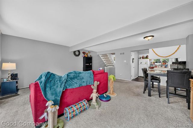 757 Kirts Boulevard, Troy, MI 48084