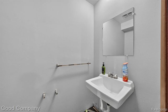 757 Kirts Boulevard, Troy, MI 48084