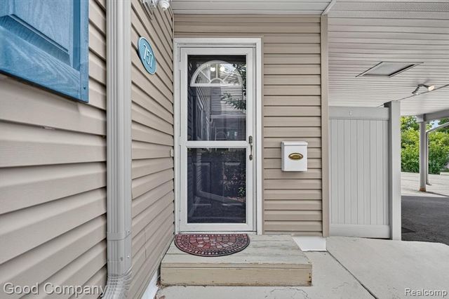 757 Kirts Boulevard, Troy, MI 48084
