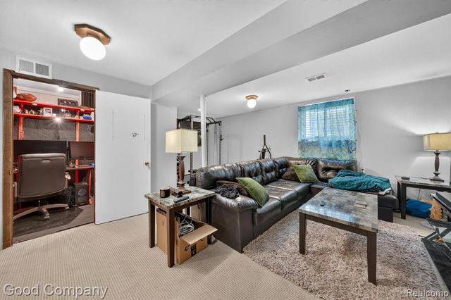 757 Kirts Boulevard, Troy, MI 48084