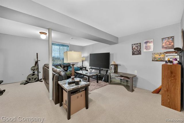 757 Kirts Boulevard, Troy, MI 48084