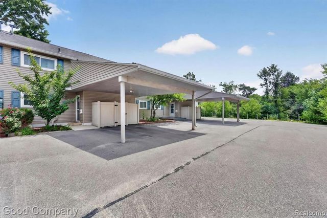 757 Kirts Boulevard, Troy, MI 48084