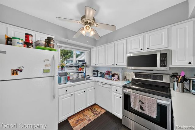 757 Kirts Boulevard, Troy, MI 48084