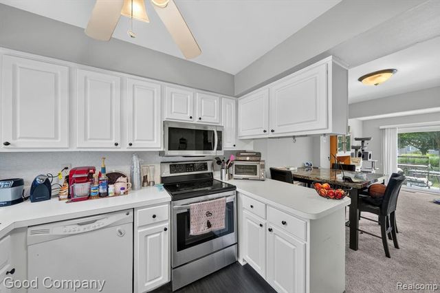 757 Kirts Boulevard, Troy, MI 48084