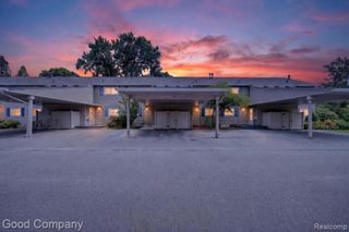 757 Kirts Boulevard, Troy, MI 48084