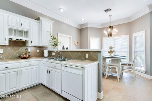 806 Belle Drive, Breaux Bridge, LA 70517