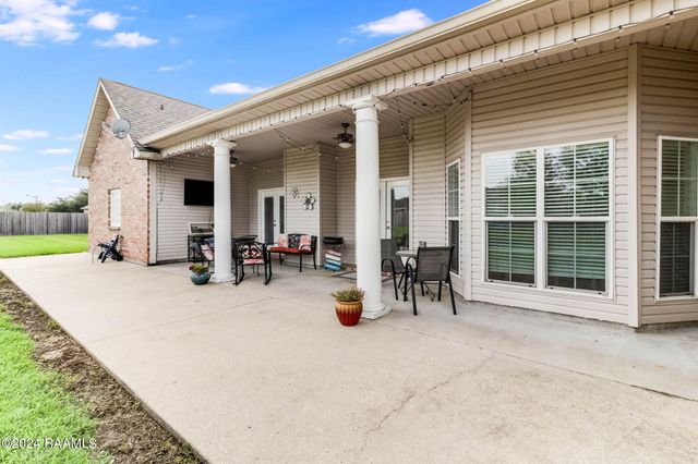 806 Belle Drive, Breaux Bridge, LA 70517