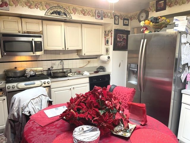 598 Miner Drive, Bolingbrook, IL 60440