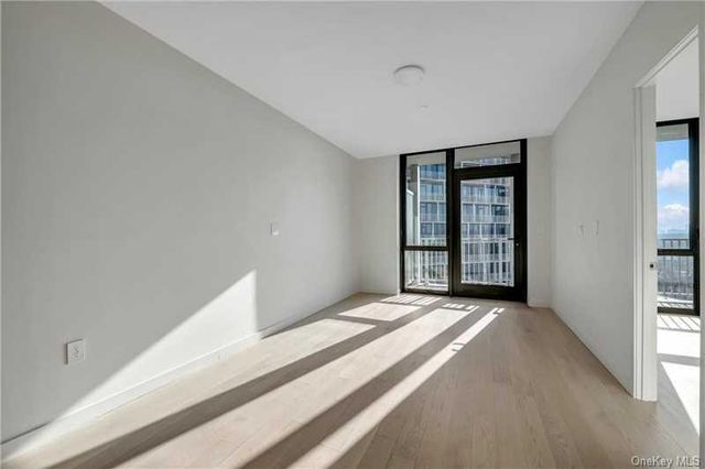 131-02A 40th Road 13D, Flushing, NY 11354