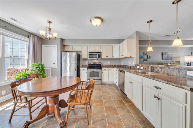1086 Haymore DR, Moneta, VA 24121