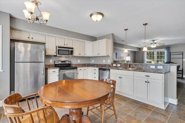 1086 Haymore DR, Moneta, VA 24121