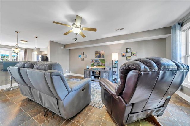 1086 Haymore DR, Moneta, VA 24121