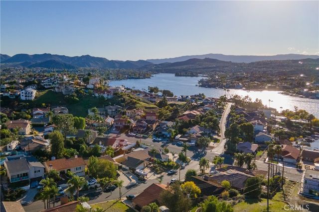 22671 San Joaquin Dr. East Drive E, Canyon Lake, CA 92587