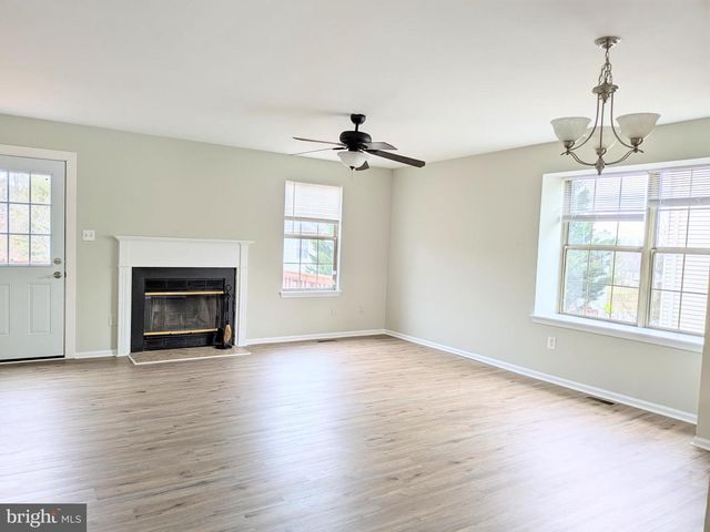 7580 THURSTON LN, Manassas, VA 20111