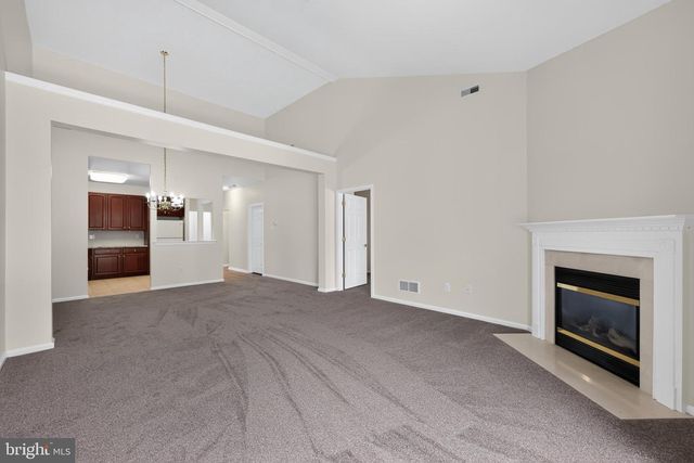 18 DRESNER CIR, Upper Chichester, PA 19061
