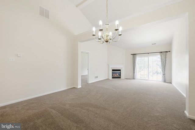 18 DRESNER CIR, Upper Chichester, PA 19061