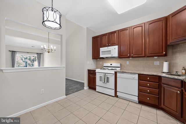 18 DRESNER CIR, Upper Chichester, PA 19061