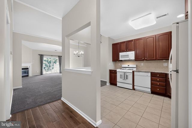 18 DRESNER CIR, Upper Chichester, PA 19061