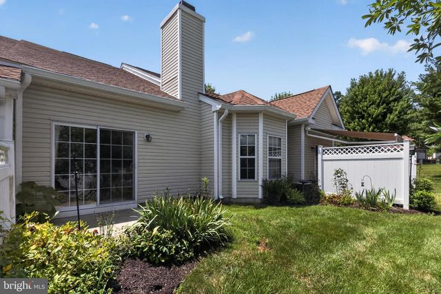 18 DRESNER CIR, Upper Chichester, PA 19061