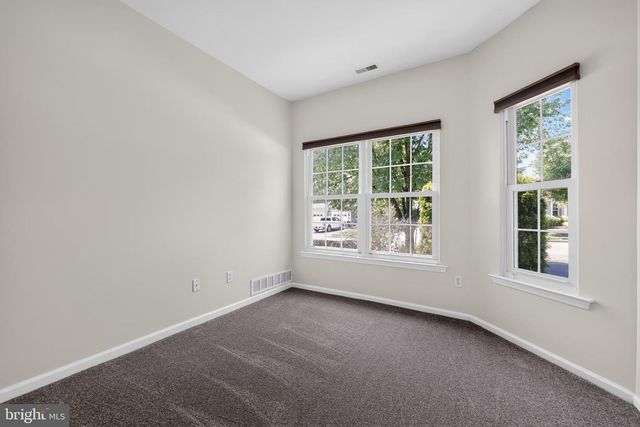 18 DRESNER CIR, Upper Chichester, PA 19061
