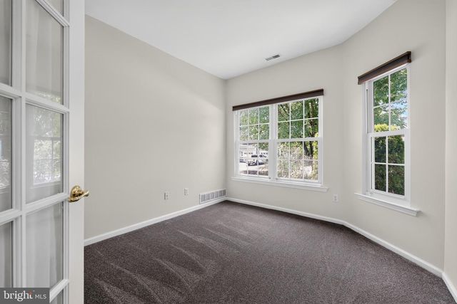 18 DRESNER CIR, Upper Chichester, PA 19061
