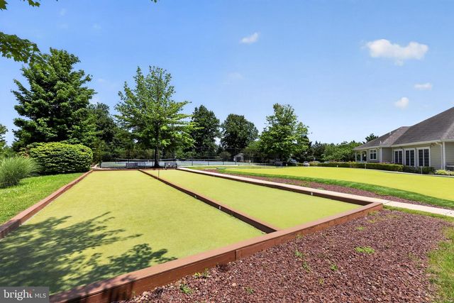 18 DRESNER CIR, Upper Chichester, PA 19061