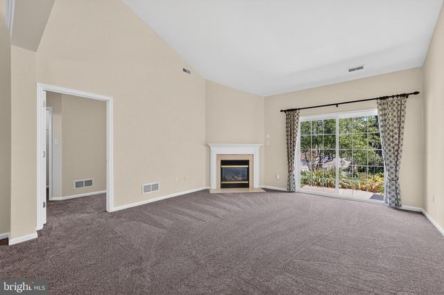 18 DRESNER CIR, Upper Chichester, PA 19061