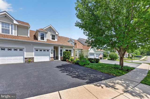 18 DRESNER CIR, Upper Chichester, PA 19061