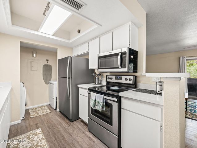 4608 W MARYLAND Avenue 202, Glendale, AZ 85301