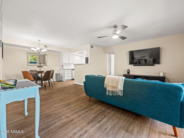 4608 W MARYLAND Avenue 202, Glendale, AZ 85301