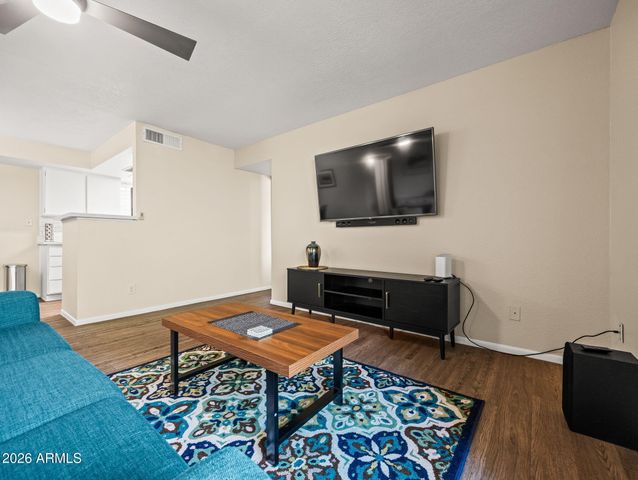 4608 W MARYLAND Avenue 202, Glendale, AZ 85301