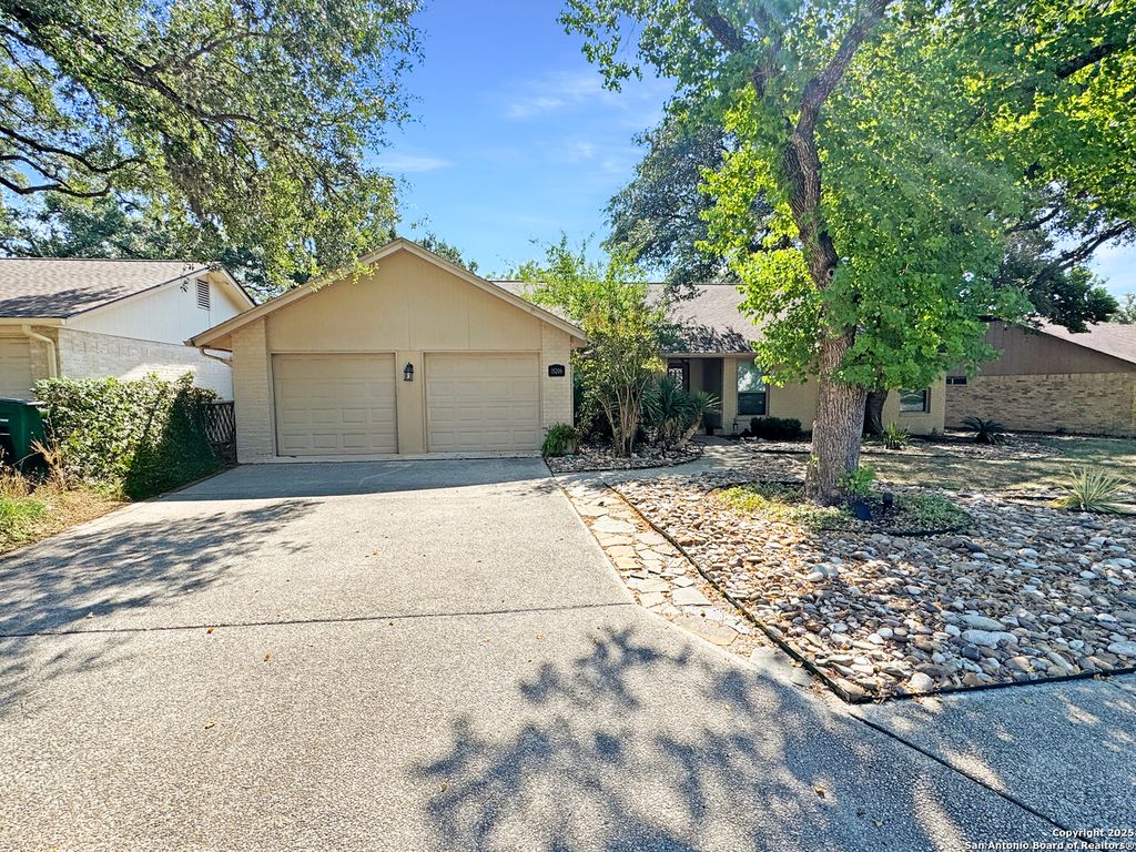 15206 Delachaise, San Antonio, TX 78232