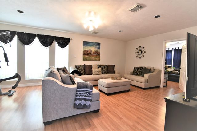 39425 Donigan Road, Brookshire, TX 77423