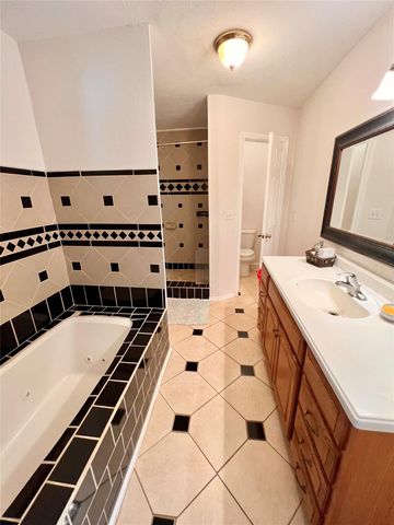39425 Donigan Road, Brookshire, TX 77423