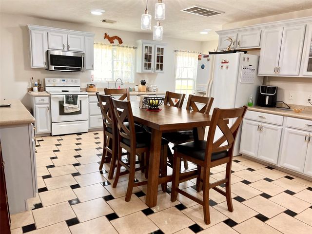 39425 Donigan Road, Brookshire, TX 77423