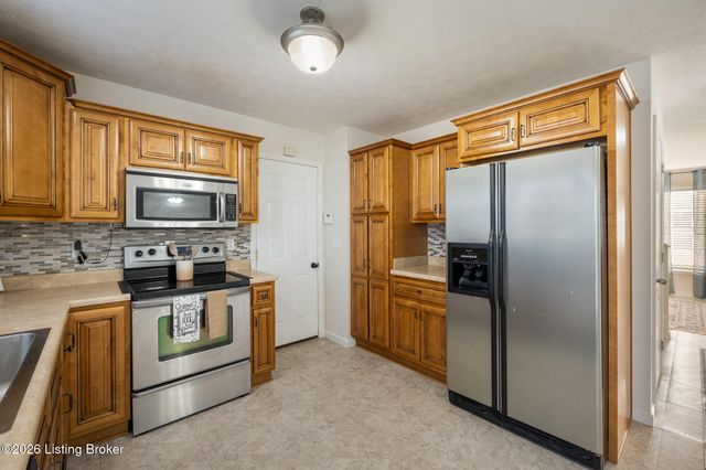 121 Alpine Dr, Vine Grove, KY 40175