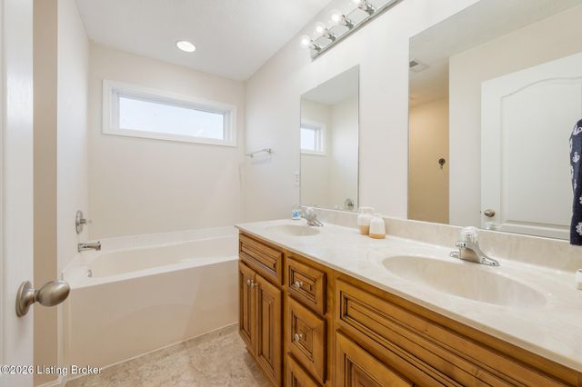 121 Alpine Dr, Vine Grove, KY 40175