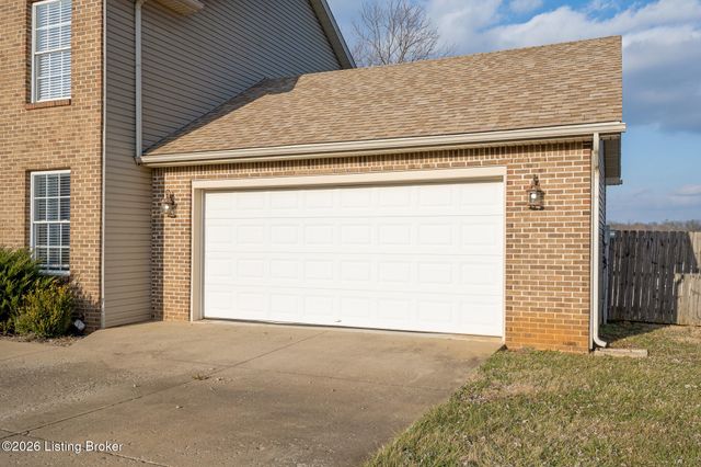 121 Alpine Dr, Vine Grove, KY 40175