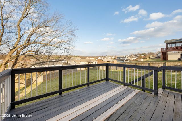 121 Alpine Dr, Vine Grove, KY 40175