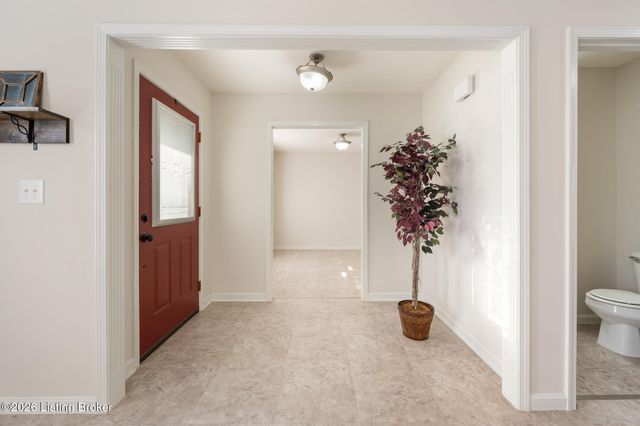 121 Alpine Dr, Vine Grove, KY 40175