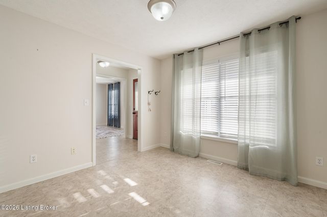 121 Alpine Dr, Vine Grove, KY 40175