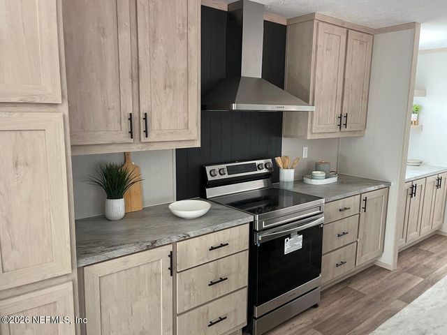 28711 TRACY Road, Hilliard, FL 32046