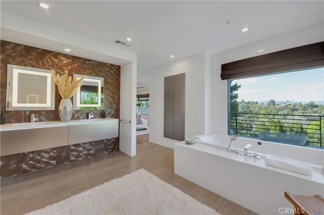 4032 Rogen Drive, Encino, CA 91436