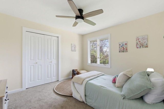 S40W26950 Oak Grove LANE, Waukesha, WI 53189