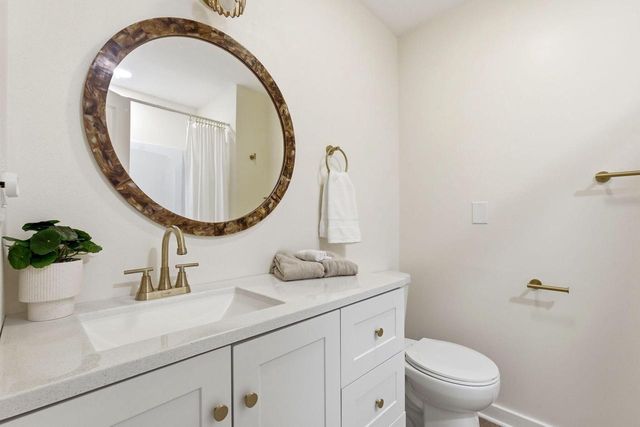 S40W26950 Oak Grove LANE, Waukesha, WI 53189