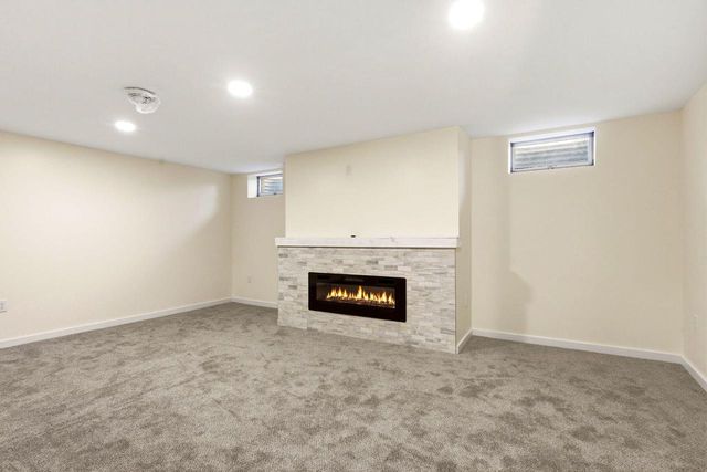 S40W26950 Oak Grove LANE, Waukesha, WI 53189