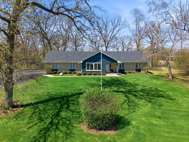 S40W26950 Oak Grove LANE, Waukesha, WI 53189
